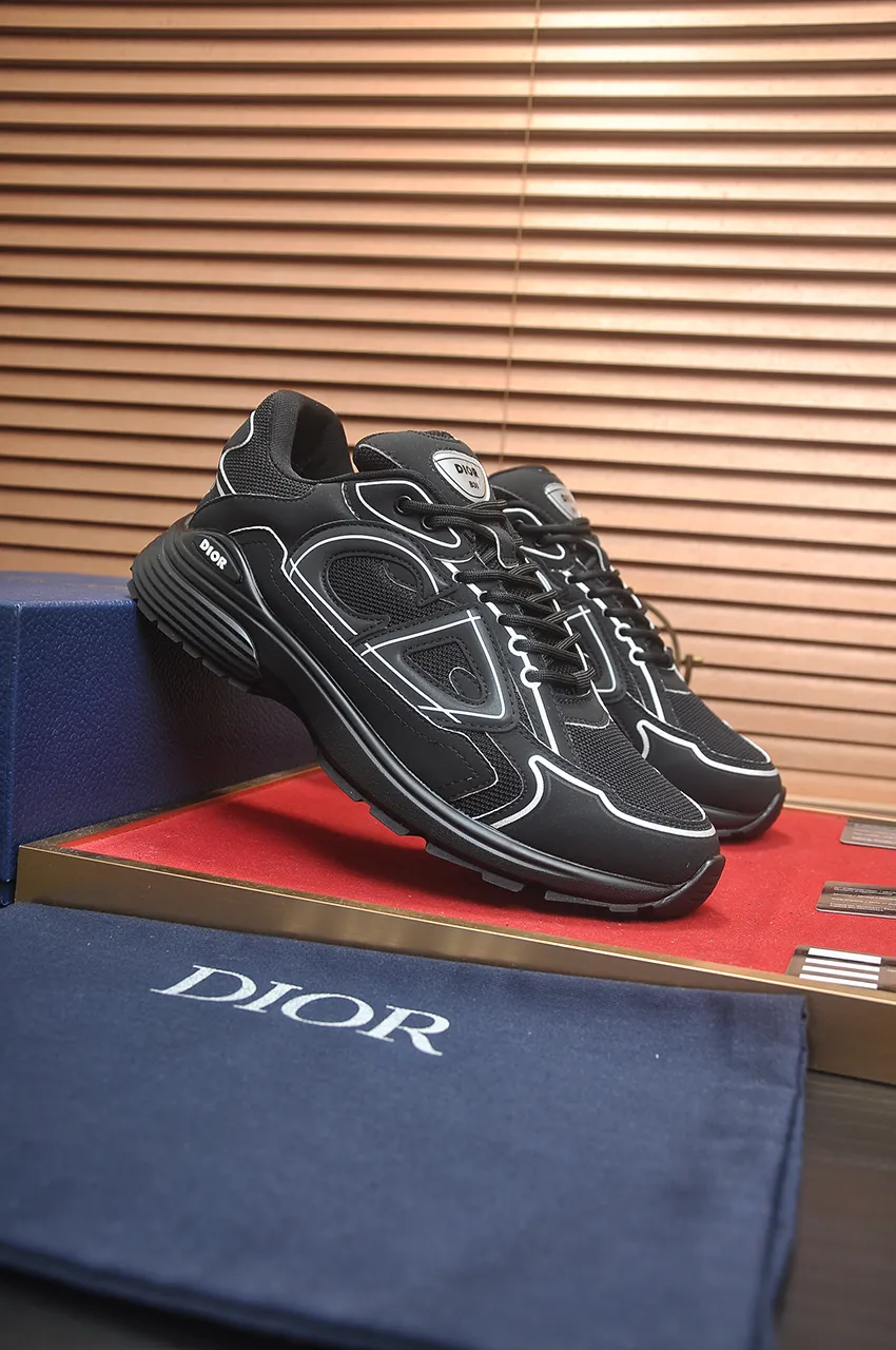Men's men's shoes 💰: 500💶 (top original order) Brand: Dior (Dior) Standard code: Men's code 38-44 (45 customized) Grade: Same as the official website Material: Top original cowhide spliced ​​together Original wear-resistant and lightweight outsole Style category: Fashionable casual shoes Distinguished luxury brand elements top luxury Color: Actual picture color